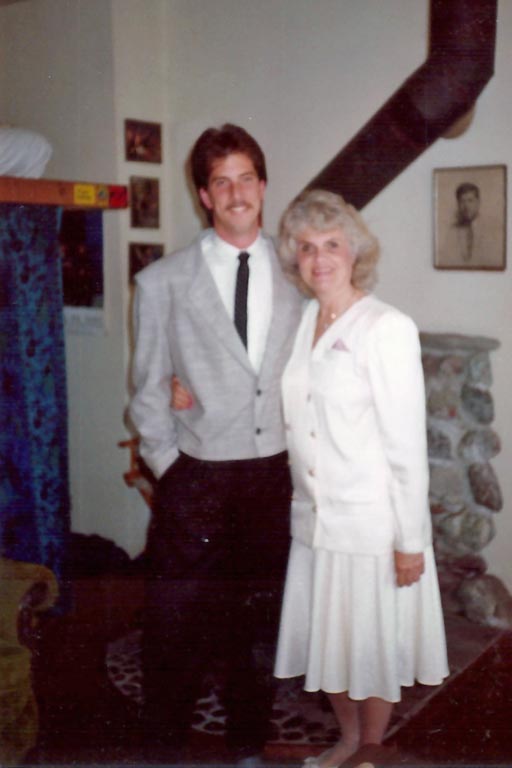300 027 Mom & Ron at Windsor house
