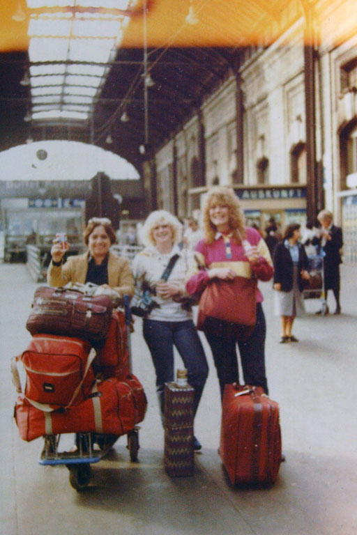 Brussels-03, Train To Brussels