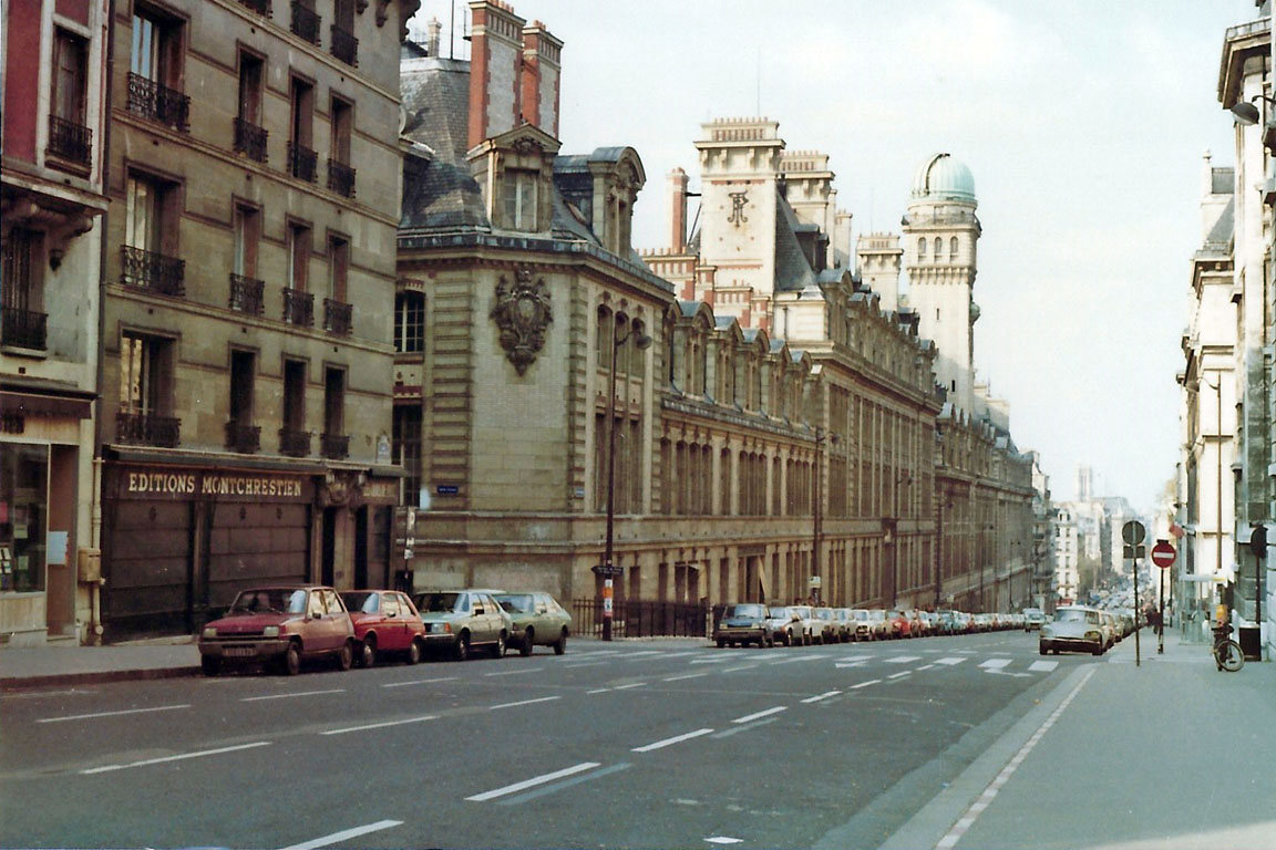 Paris-12
