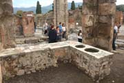 12-Pompeii-08-IMG_2345